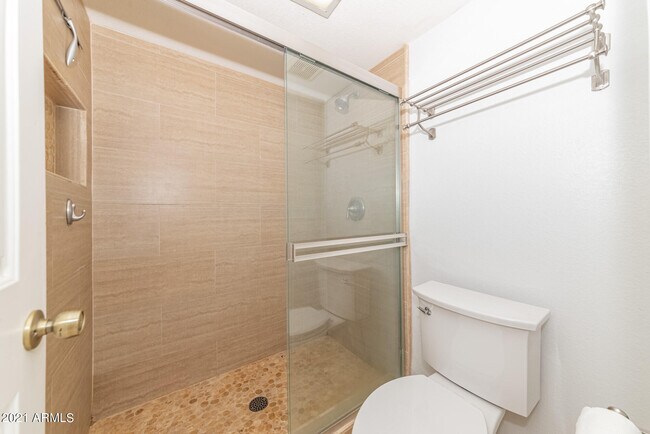 10301 N 70th St-Unit -209 in Paradise Valley, AZ - Building Photo - Building Photo