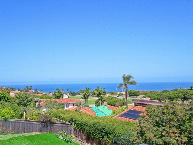 345 Palos Verdes Dr W in Palos Verdes Estates, CA - Building Photo - Building Photo