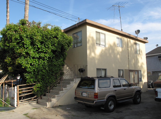 6905 Agnes Ave in North Hollywood, CA - Building Photo - Building Photo