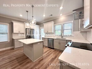 2003 Ashley Rd in Charlotte, NC - Building Photo - Building Photo