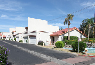 Por Of Fountain Shadows in Glendale, AZ - Building Photo - Building Photo