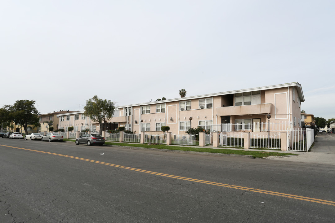 Verandah Apartments in Los Angeles, CA - Foto de edificio