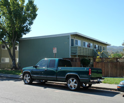 Leafwood Oaks Apartments