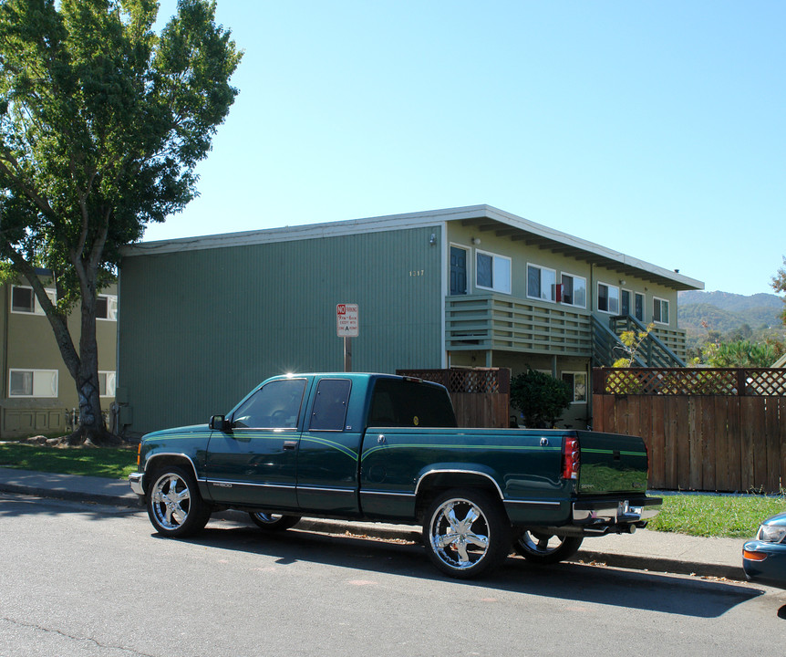 Leafwood Oaks in Novato, CA - Building Photo