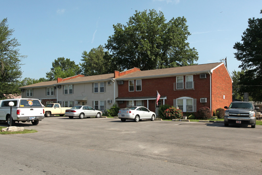 Woodside Manor in New Albany, IN - Building Photo