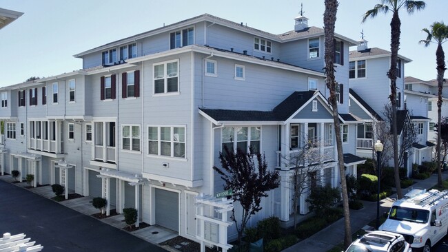 1702 Northshore Dr in Richmond, CA - Building Photo - Building Photo