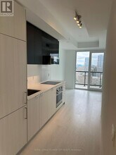 308-3308 Jarvis St in Toronto, ON - Building Photo - Building Photo
