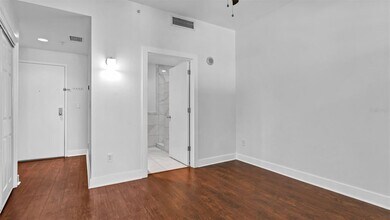 1120 E Kennedy Blvd in Tampa, FL - Building Photo - Building Photo