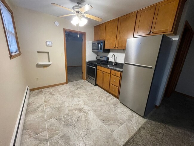834 Allen Ave-Unit -Unit 3 in St. Paul, MN - Building Photo - Building Photo