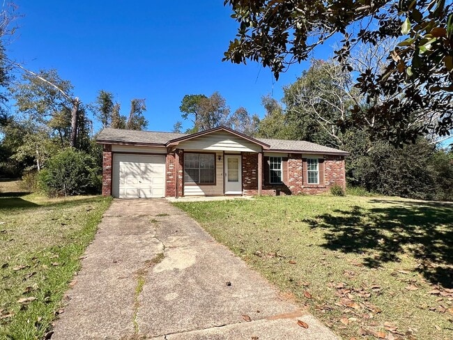 2042 Little River Ln in Tallahassee, FL - Building Photo - Building Photo