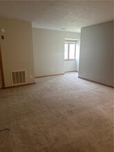 293 Cowesett Ave in West Warwick, RI - Building Photo - Building Photo