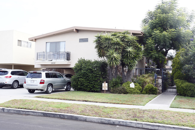 3532 Vinton Ave in Los Angeles, CA - Building Photo - Building Photo