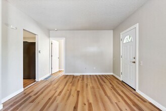 6405 SE 144th Ln in Portland, OR - Building Photo - Building Photo