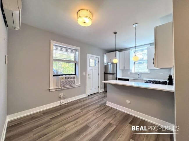 property at 3937 N Janssen Ave