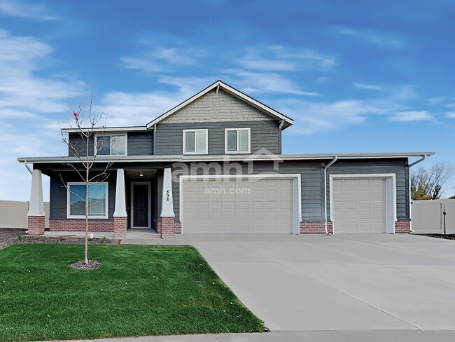 898 N Garnet Creek Ave