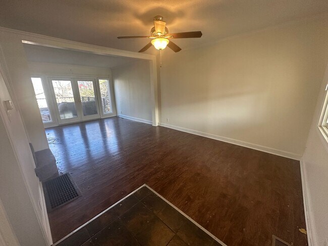 243 W Pine St in Grove City, PA - Building Photo - Building Photo