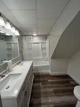 1036 W 4th St in Erie, PA - Foto de edificio - Building Photo