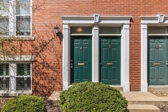 4375 Laclede Ave in St. Louis, MO - Building Photo - Building Photo