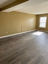 7925 Ridge Ave, Unit 32 in Philadelphia, PA - Foto de edificio - Building Photo