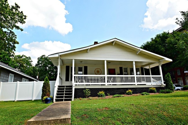 property at 1621 Kenilworth Ave