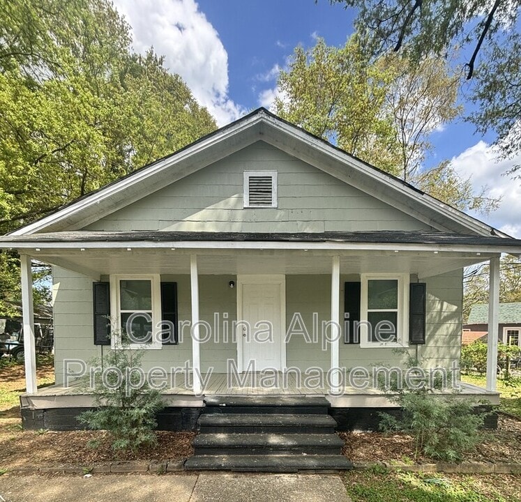 518 Dover St in Shelby, NC - Building Photo