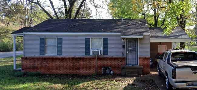 property at 328 N 7th St