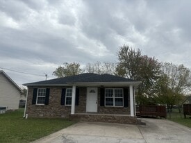 471 Lafayette Rd in Clarksville, TN - Building Photo