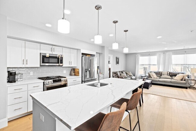 540 E 3rd St, Unit 2BD Southie Wicked CLEAN in Boston, MA - Foto de edificio - Building Photo