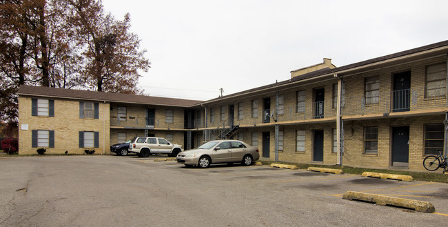 4700 Valla Rd in Louisville, KY - Foto de edificio - Building Photo