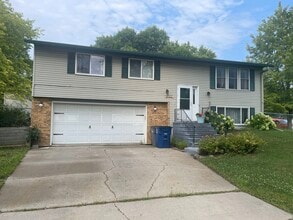 2923 Heatherwood Cir S in Moorhead, MN - Foto de edificio - Building Photo