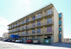 Valley Square Apartments in Milwaukee, WI - Building Photo