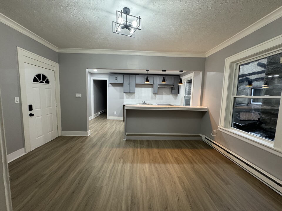 898-902 Portland Ave, Unit Apartment 2 in Rochester, NY - Building Photo