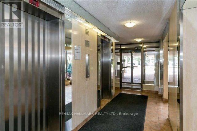 301 Prudential Dr in Toronto, ON - Building Photo - Building Photo