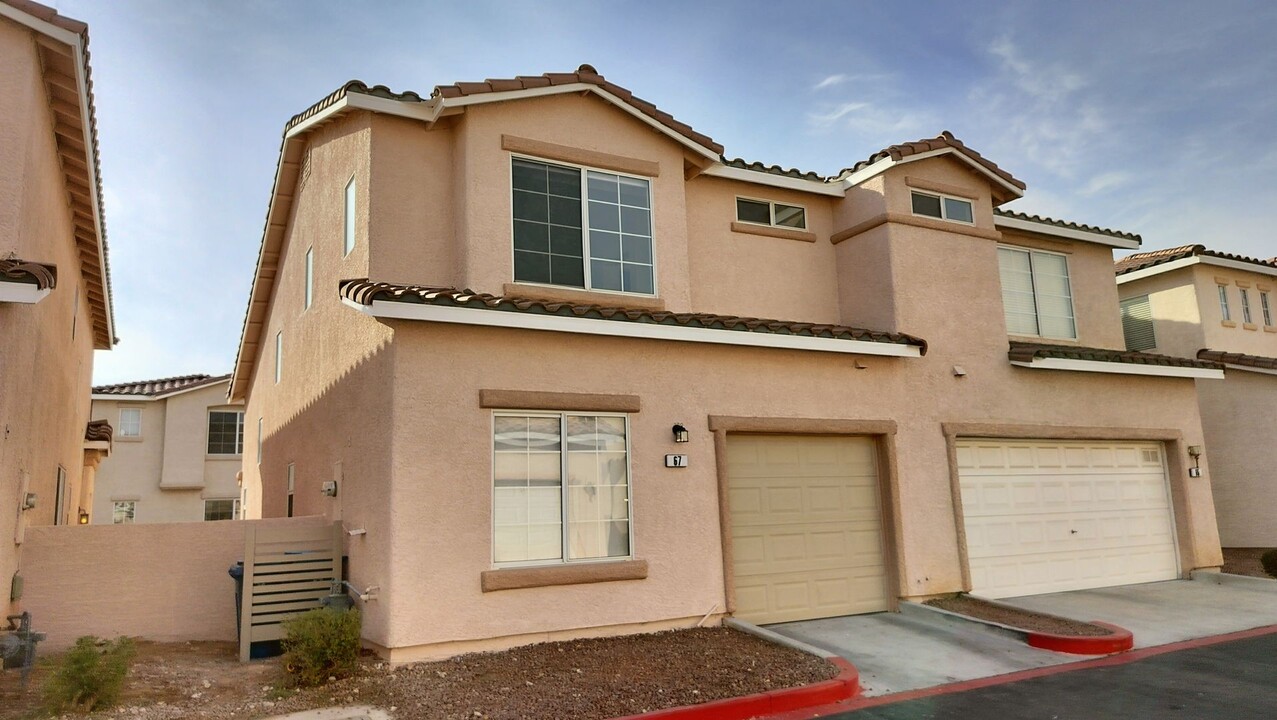 67 Belle Maison Ave in Las Vegas, NV - Building Photo