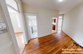 1350 Commonwealth Ave in Boston, MA - Foto de edificio - Building Photo