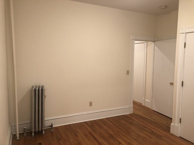 1475 Beacon St, Unit 9 in Brookline, MA - Building Photo - Building Photo