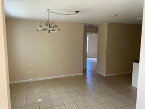 2829 Nordman Ave in New Smyrna Beach, FL - Foto de edificio - Building Photo