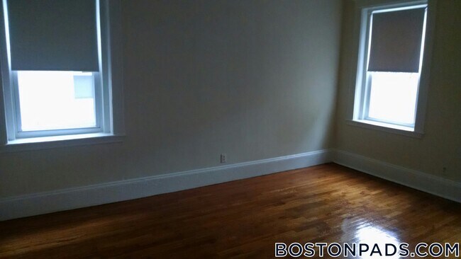 1334 Commonwealth Ave in Boston, MA - Building Photo - Building Photo