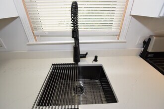 40 Glaser Ave in Raritan, NJ - Building Photo - Building Photo