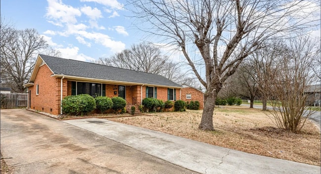 4815 Carriage Dr Cir in Charlotte, NC - Building Photo - Building Photo