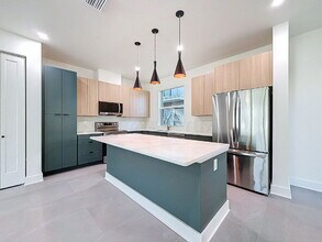 340 14th St N in St. Petersburg, FL - Building Photo - Building Photo