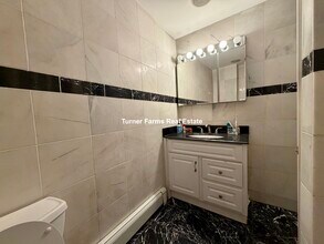 3 Grimes St, Unit 1 in Boston, MA - Foto de edificio - Building Photo