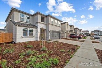 365 Gold Coast Rd in Lathrop, CA - Building Photo - Building Photo