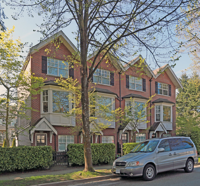 888-894 W 15th Ave in Vancouver, BC - Building Photo - Primary Photo