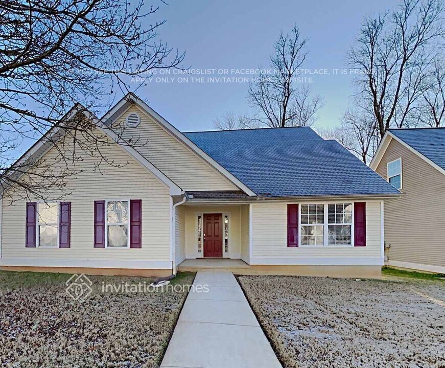 121 Prescott Ct in Newnan, GA - Building Photo