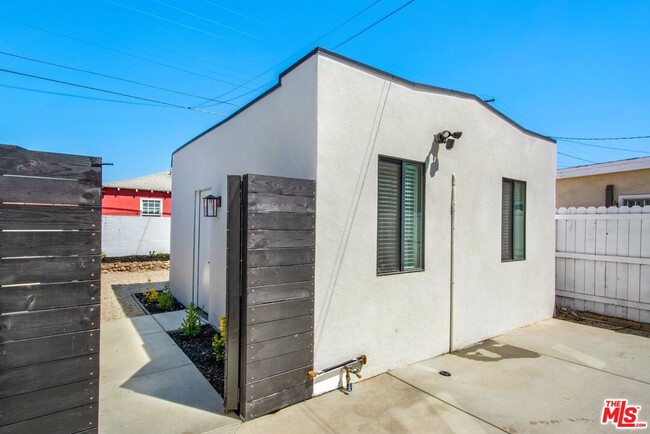 8906 Harvard Blvd in Los Angeles, CA - Building Photo - Building Photo