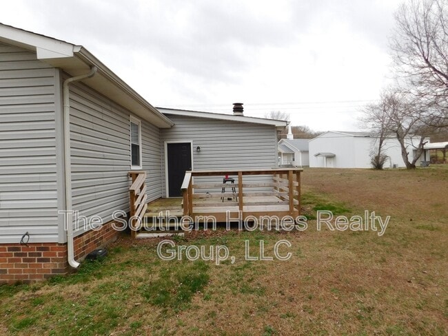 2583 Co Rd 561 in Etowah, TN - Building Photo - Building Photo