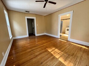 900 W Parker St in Waterloo, IA - Building Photo - Building Photo