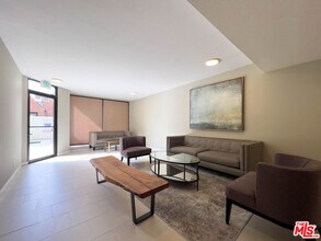 935 Westbourne Dr in West Hollywood, CA - Building Photo - Building Photo