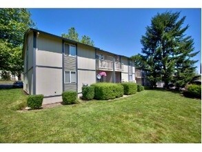 Ridgecrest Timbers in Portland, OR - Foto de edificio - Building Photo